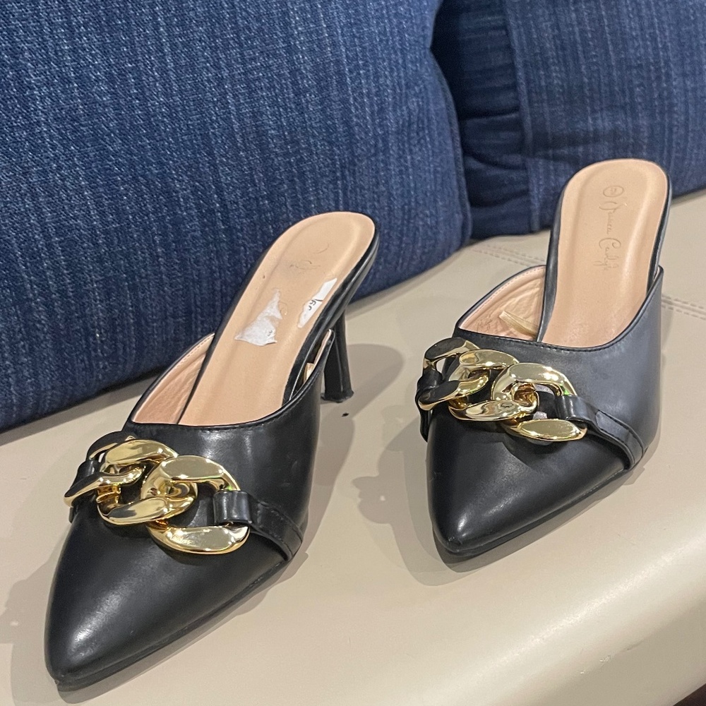 Jessica Carlyle Black Shoes $10 Excellent condition